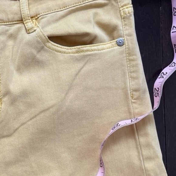 J.Jill Yellow Denim Jeans ** please see sizing. These run LARGE. 30 in waist. - Picture 5 of 9